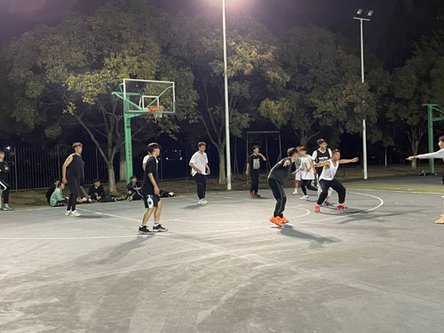 篮球比赛.jpg 篮球比赛.jpg