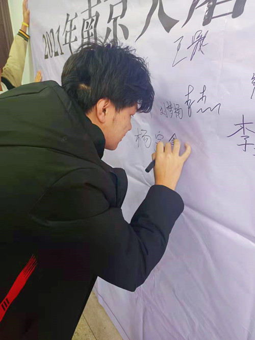 封3_副本.jpg 封3_副本.jpg