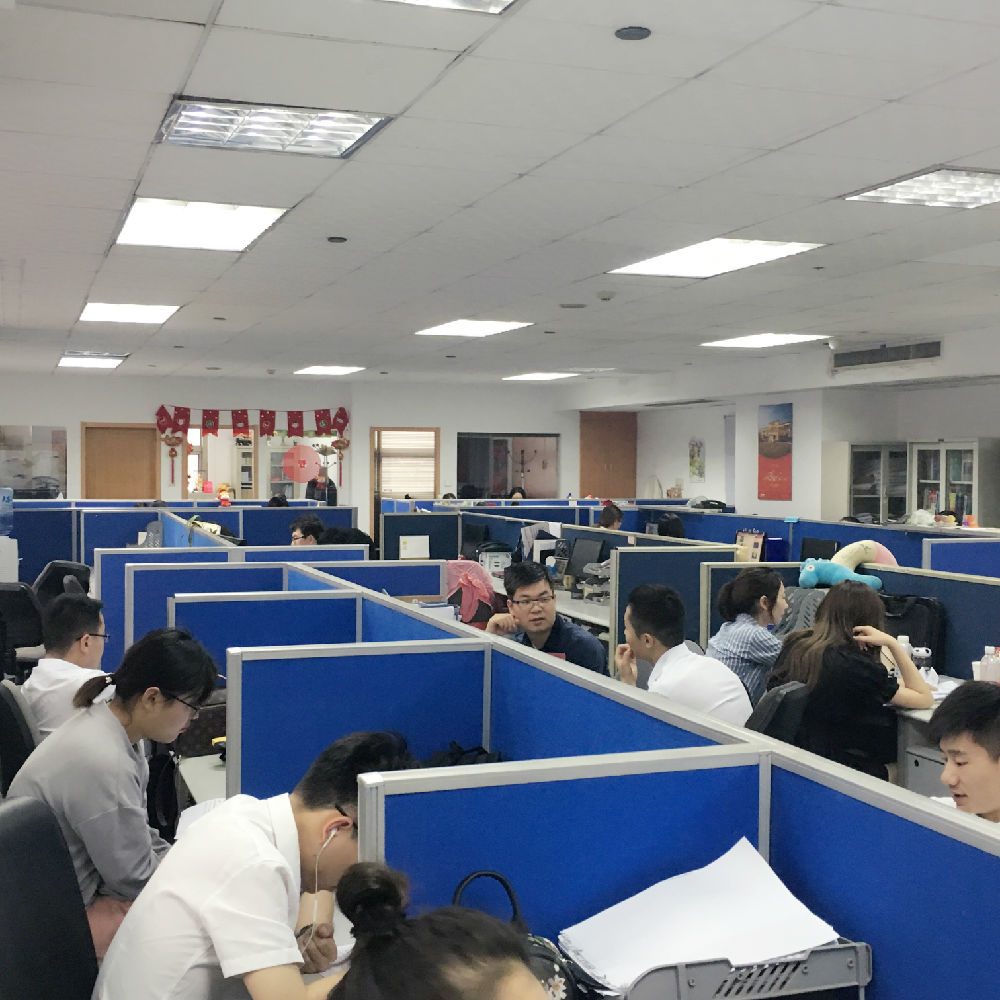 3色情视频
学生在在中原地产实习工作.jpg