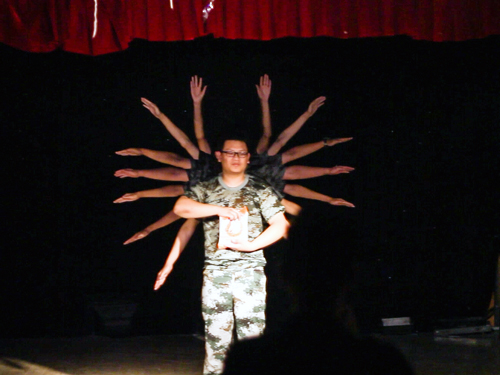 中秋晚会 机制班 舞蹈千手观音.jpg